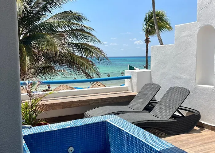 Hotel Pelicano - Beachfront 3*