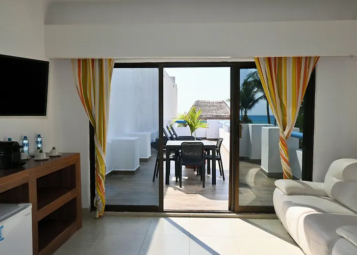 Hotel Pelicano - Beachfront