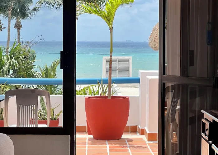 Pelicano - Beachfront Hotel Playa del Carmen